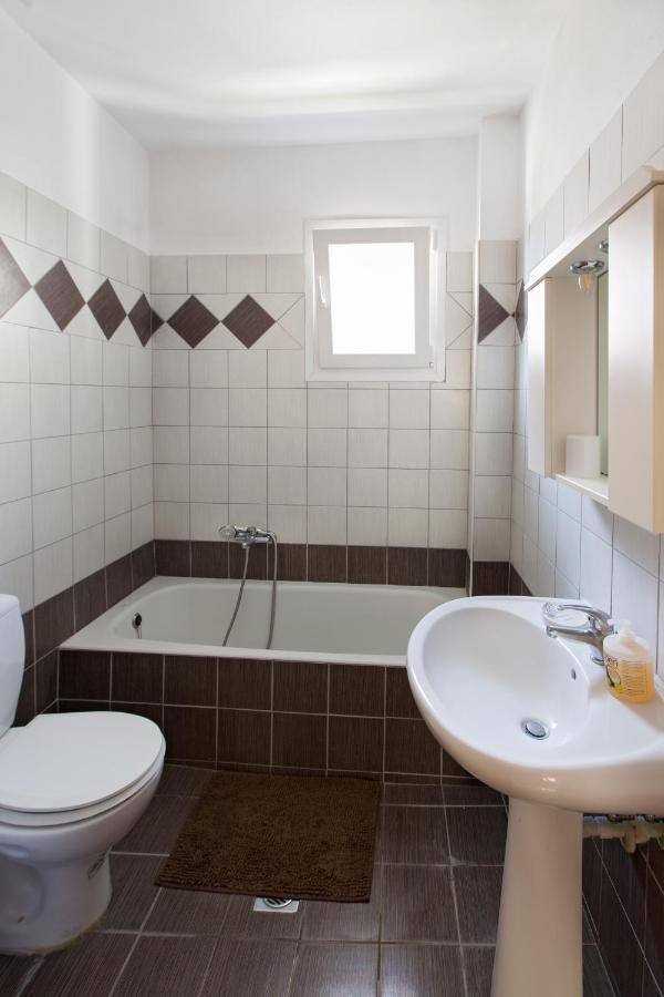 Kostas 2 Apartment ภายนอก รูปภาพ