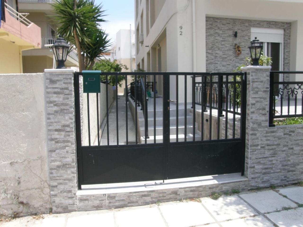 Kostas 2 Apartment ภายนอก รูปภาพ