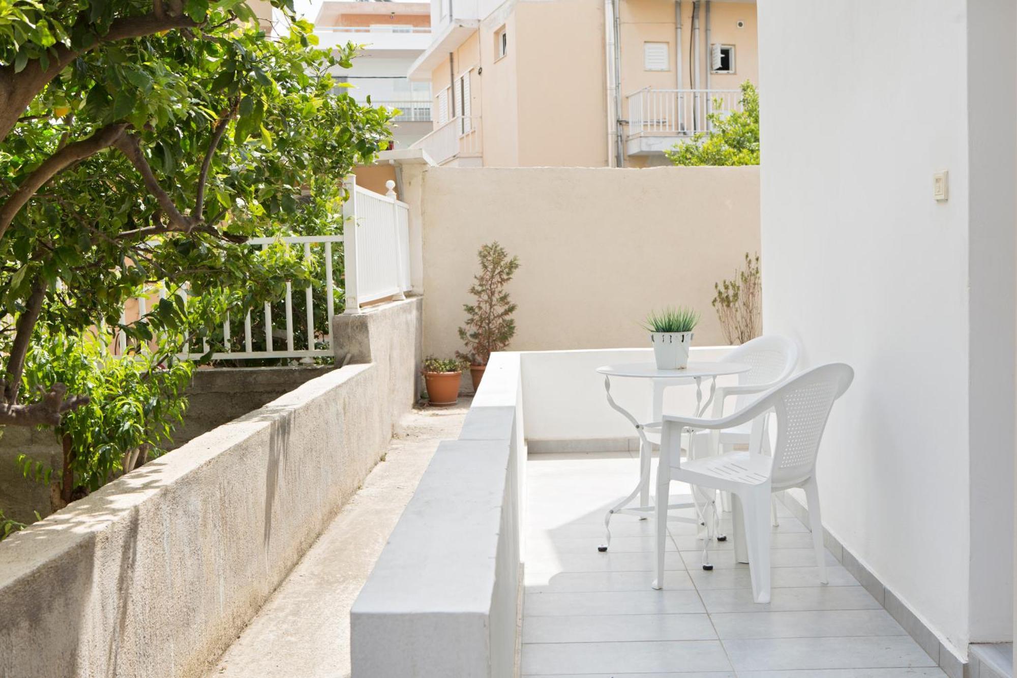 Kostas 2 Apartment ภายนอก รูปภาพ